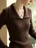 Conjunto de estilo hermana de alta intelectualidad Suéter de punto acanalado con cuello en V para mujer estilo ligero maduro elegante manga larga corte ajustado favorecedor versátil top moderno