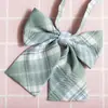 Cuello de Camisa con Lazo de Cuadros Estilo Japonés JK Flor para Mujer Estilo Universitario Foto de Graduación Camisa con Lazo Gratis Traje de Buceo con Lazo