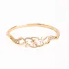 Pulseira Romântica Rosa Flor de Trevo Vazada para Mulheres, Estilo Coreano Versátil Leve Luxo Elegante Joias Transfronteiriças para Mulheres Atacado