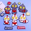 Adesivo decorativo macio Superman Ultraman faça você mesmo capa de celular buraco chinelos fivela copo acessórios animação desenho animado