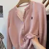 Cardigan de Tricô Bordado em Lã Novo Primavera/Outono 2026 Roupa Externa Feminina Suéter de Lã Gola Redonda Cardigan de Botão Versátil