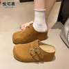 Sandálias slip-on de couro genuíno, com sola grossa, que aumentam a altura, bico fechado, para mulheres, estilo Birkenstock, nova coleção outono 2026, com detalhes de fivela