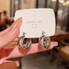 Pendientes coreanos de lujo ligeros con hebilla para mujer, aretes elegantes con circonitas que combinan con todo, estilo nicho