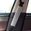 Suministros para automóviles transfronterizos funda protectora para hombro de cinturón de seguridad funda protectora para hombro de automóvil de felpa funda protectora para hombro bordada universal para cuatro estaciones venta al por mayor