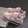 Zapatos para Niñas 2026 Primavera y Otoño Nuevas Zapatillas Florales Superficie de Cuero para Bebé Zapatos Casuales Antideslizantes de Suela Suave para Niñas Pequeñas