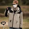 Chaqueta Nueva de Primavera y Otoño Tres en Uno Mismo Estilo para Hombres y Mujeres Repelente al Agua Chaqueta Polar Desmontable Chaqueta de Montañismo Personalizada