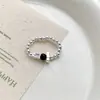 Anel Tendência Preto com Contas Redondas para Mulheres, Anel Elástico Fashion e Versátil com Contas Irregulares, Anel de Dedo Indicador de Nicho