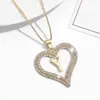 Colar Versátil de Coração com Letra Estilo Luxo Leve para Mulheres, Presente da Moda de Nicho para o Dia dos Namorados Chinês para Namorada, Presente para Mãe