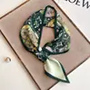 Bufanda de Cinta Estampada, Bufanda de Seda Popular, Bufanda Pequeña para Cuello de Mujer con Esquinas Puntiagudas, Moda de Negocios Versátil, Disponible para Venta al por Mayor