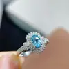 Anillo de Topacio Natural Puro con Piedra Principal Azul Suizo Súper Oscuro Tamaño 5*7mm Plata 925 Trabajo Fino Incrustación