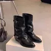 Botas de bico fino até a panturrilha para mulheres, novo estilo outono/inverno 2026, com fivela de cinto, salto grosso, design franzido e um efeito emagrecedor