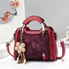 2026 Nuevo Bolso de Mano Estilo Nacional Retro Bolso Cuadrado Pequeño Patchwork de Patrón Oscuro Bolso de Hombro Cruzado Individual Bolso con Colgante Simple