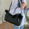 Bolsa Grande Capacidade Transfronteiriça para Mulheres 2025 Nova Bolsa de Mão de Nicho para o Dia a Dia Bolsa Tote Elegante Simples Bolsa de Ombro para Sob o Braço