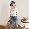 Conjunto de Verão 2026 para Meninas Nova Moda Infantil Estilosa Roupa de Verão Conjunto de Três Peças: Colete de Tricô para Bebê e Jeans