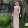 Traje de banho de ilha estilo tailandês para mulheres, conjunto sexy de três peças para viagem à praia com top tomara-que-caia e saia longa