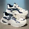 Nuevas zapatillas de malla transpirables de verano para hombre, zapatillas de papá de suela gruesa para hombre, zapatillas de correr populares de moda con suela blanda