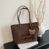 Bolsa de Ombro Retro com Letras para o Dia a Dia Feminina Moda Outono 2025 Nova Bolsa Tote de Alta Qualidade Bolsa de Ombro de Grande Capacidade
