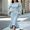 Vestido Negro Europeo y Americano de Cuello Alto con Mangas de Campana, Hebilla Metálica, Corte Ajustado, Cola de Pescado Irregular, Vestido de Comercio Exterior