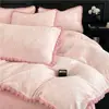 Juego de cuatro piezas de invierno grueso estilo francés bordado de terciopelo de leche con ribete de pelo de conejo, ropa de cama cálida de terciopelo coral antiestático 4