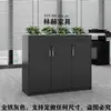 Armário Divisória de Escritório Shenzhen, Gabinete Baixo Simples Moderno com Floreira, Armário de Madeira para Flores e Plantas, Combinação de Armazenamento de Armário para Arquivos e Documentos