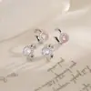 Clipe de orelha redondo de diamante rosa sem furo para orelha, rede de coração de menina super doce, venda popular de clipe de orelha de bulbo pequeno de zircônia rosa