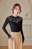 Primavera 2024 Nueva Camiseta Base de Malla para Mujer Seda Brillante Interior Cuello Medio Alto Camisa Top de Encaje Calado