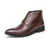 Botas de Couro Masculinas de Cano Alto com Bico Fino e Cadarço Tamanho Grande Tendência Britânica Moda Aumentadoras de Altura Botas Martin
