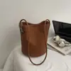 Bolsa Balde Fashionável Macia de Mão Estilo Coreano 2025, Simples e Estilosa, Bolsa Diária de Grande Capacidade, Bolsa de Ombro para Mulheres