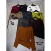 Solo Hogar VI+ Otoño Estilo Coreano Diseño Suave Sentido del Diseño Encaje Cuello Diagonal Manga Larga Tejido 99918 (con cinturón)