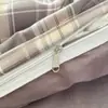 Conjunto de Cama de Algodão Simples Escovado Classe A Quatro Peças Cobertura de Edredom para Dormitório Estudantil Lençóis de Cama Conjunto de Três Peças Cobertura de Edredom de Algodão Lavado Atacado