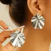 Set de 3 Piezas de Moda Transfronteriza Europea y Americana Creativo Exagerado Metal Hoja Volante Aretes y Anillo de Moda para Mujer