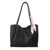 Bufanda de seda vintage de gran capacidad, bolso de mano decorativo 2022, bolso tote de hombro popular este año de estilo extranjero para el día a día con textura de moda