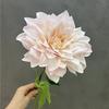 Flor Artificial Toque Hidratante Dália Flor Falsa Decoração de Casamento Enfeites Sala de Estar Mesa de Jantar Tecido de Seda Arranjo Floral