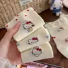 Meias femininas fofas para outono e inverno, meias sem costura de comprimento médio feitas de algodão de Xinjiang, meias compridas estilo coreano universitário com estampa de gato dos Desenhos Animados de Zhuji