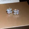 Escolha Celestial de Rosto Claro~Ear Cuff Flor de Zircônia Cintilante para Mulheres Sem Piercing Luxo Leve Sensação de Alto Padrão Brincos de Tarraxa Brincos de Estilo Doce para Mulheres