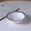 Tigela de Cerâmica Esmaltada por Baixo Pintada à Mão Estilo Vintage Japonês e Coreano Azul Renda Tigela Pequena para Sopa Doméstica Louça Tigela para Aveia Tigela Criativa para Arroz