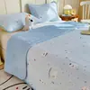 26 Juego Nuevo de Cubrecama de Tres Piezas Leche Polar Engrosado Uso por Ambos Lados Suave Agradable a la Piel Lavable Ropa de Cama para el Hogar Cubrecama