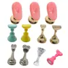 Venta al por mayor Soporte para Uñas Pequeñas para Arte de Uñas Pieza de Ajedrez con Imán Exhibición Magnética Fuerte Uña Portátil Herramienta de Soporte Fijo para Práctica de Principiantes