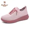 Zapatos casuales para mujer, zapatos de suela blanda de poliuretano, zapatos de malla transpirables y ligeros, zapatos de tejido flyknit poco profundos, zapatos de una sola pieza versátiles
