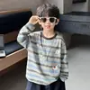 Camiseta Listrada de Manga Longa para Meninos Uso Primavera e Outono Crianças Pequenas Estilosa Camada Base Top Novo 2026 Versátil para Meninos