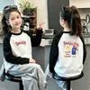 Camiseta Estilosa de Pelúcia com Manga Raglan Longa para Meninas Novo Estilo Outono/Inverno Camada Base para Meninas Pequenas Top com Gola Redonda para Crianças de Tamanho Médio e Grande