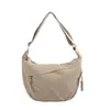 Bolsas de ombro lisas estilo francês para atacado, modernas e versáteis, com um toque de luxo, adequadas para estudantes e com grande capacidade e design crossbody.