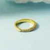 Anel Estilo Japonês de Luxo Leve Versátil com Microincrustação e Efeito Óleo para Mulheres, Minimalista Moderno Anel Fino para Dedo Indicador com Toque de Luxo, Banhado em Ouro 18K