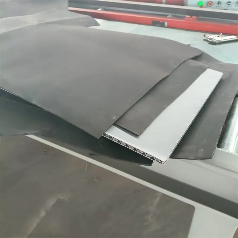 中空板覆膜机