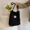 Bolso de Hombro tipo Cubo de Terciopelo Nuevo Artístico Fresco Pluma Bolso de Mujer Estilo Universitario Casual Gran Capacidad Bolso de Mano