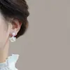Pendientes de Flor Blanca Francesa, Pendientes de Flor Blancos de Alta Gama 2025 Nuevos de Moda, Pendientes de Perla Elegantes para Dama Estilo Nuevo