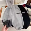 Pantalones de Chándal con Forro de Polar para Niños Invierno 2025 Nuevos Joggers de Polar para Niños Pantalones Elásticos con Puño para Niños Pequeños