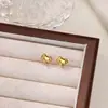 Pendientes Geométricos Sencillos en Forma de Corazón Chapados en Oro de 18 Quilates para Mujer, Modernos de Acero Inoxidable Incrustados con Perlas, Pendientes Elegantes, Nuevo Estilo