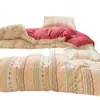 Juego de ropa de cama de cuatro piezas de terciopelo de leche, cálido para invierno, de alto gramaje, adecuado para dormitorios universitarios y habitaciones, con diseño Fair Isle, incluye sábana bajera y funda de edredón.