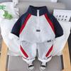 Conjunto Outono e Inverno para Meninos 2025 Nova Roupa de Inverno Roupa Infantil Estilo Inverno Sudadora Esportiva Forrada com Fleece para Bebê Conjunto de Duas Peças